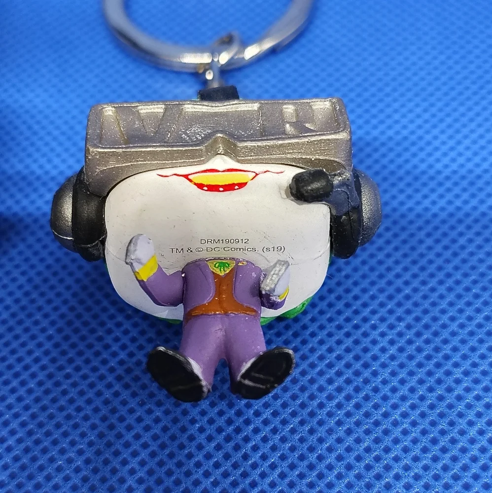 The Joker Gamer Pocket Pop! Keychain - Picture 2 of 5